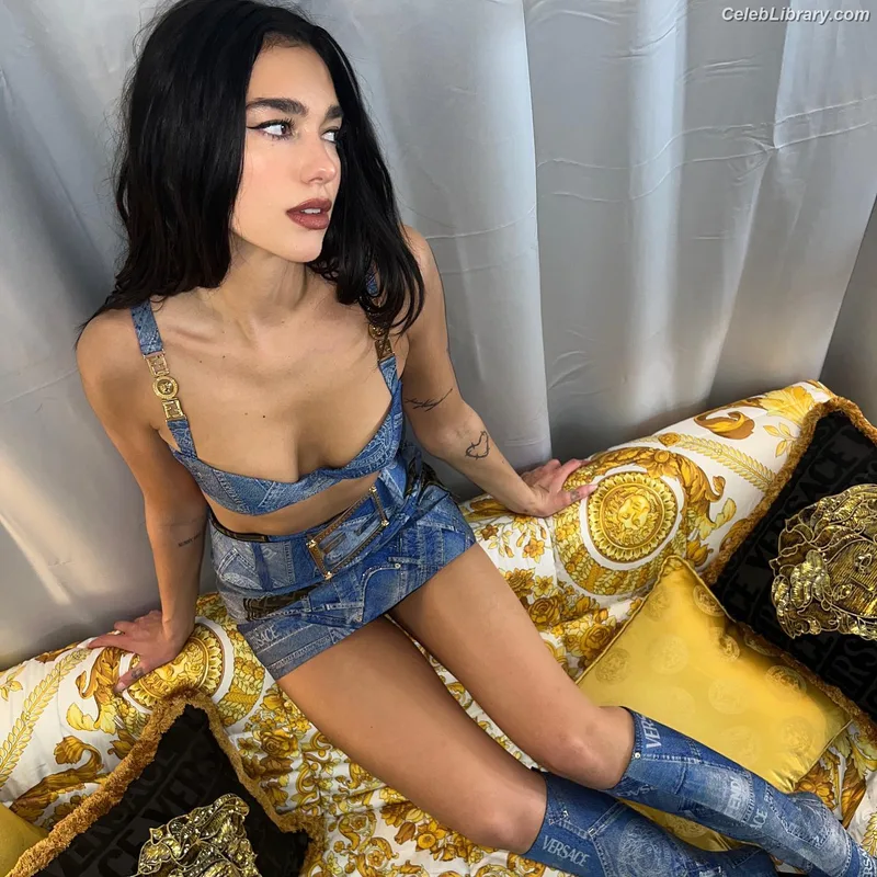 Dua Lipa photo 3 of 7804