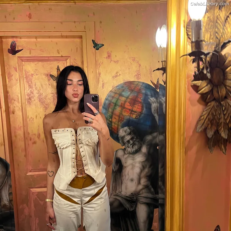 Dua Lipa photo 7 of 7804