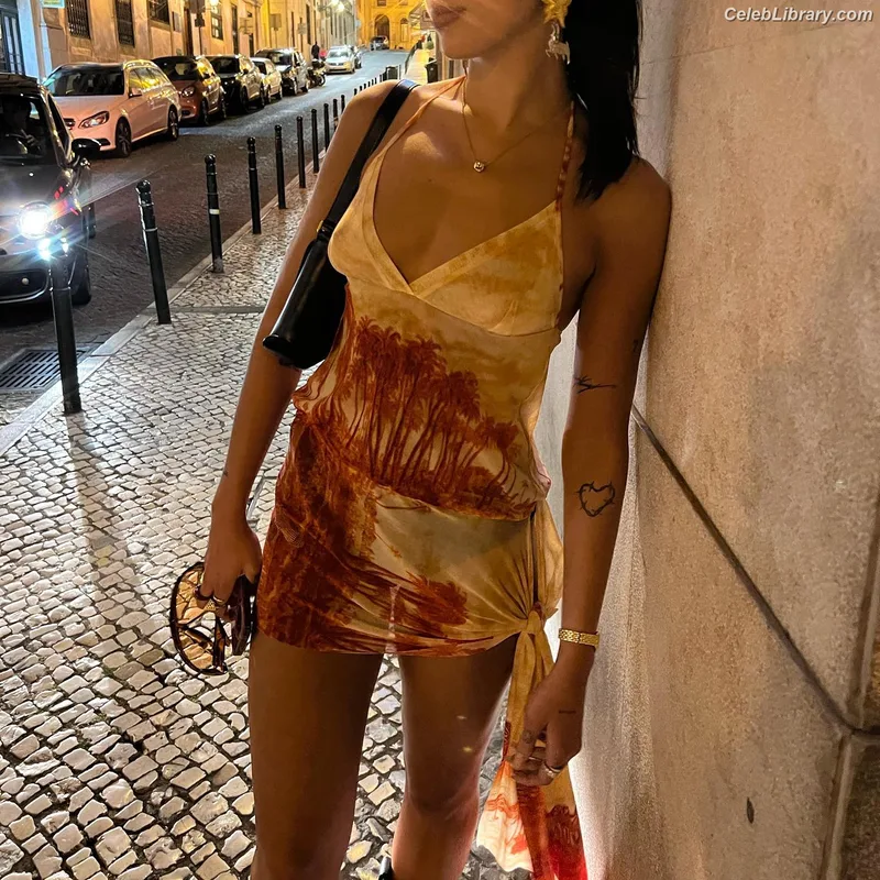 Dua Lipa photo 2 of 7804