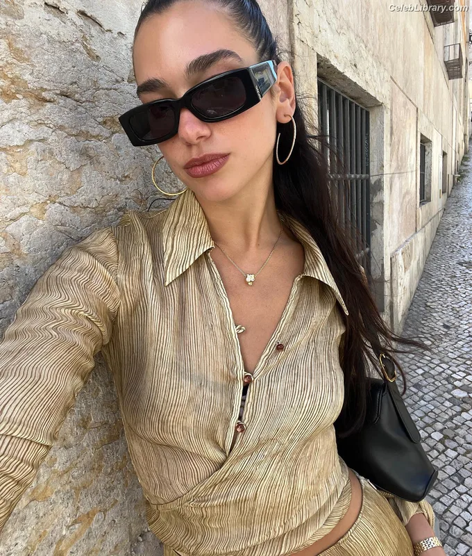 Dua Lipa photo 4 of 7804
