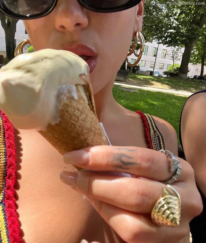 Dua Lipa photo 6 of 7804