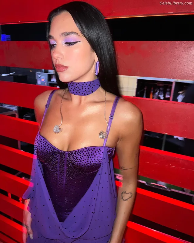 Dua Lipa photo 10 of 7804