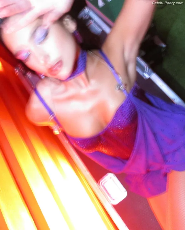 Dua Lipa photo 14 of 7804