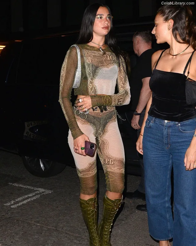 Dua Lipa photo 7 of 7804