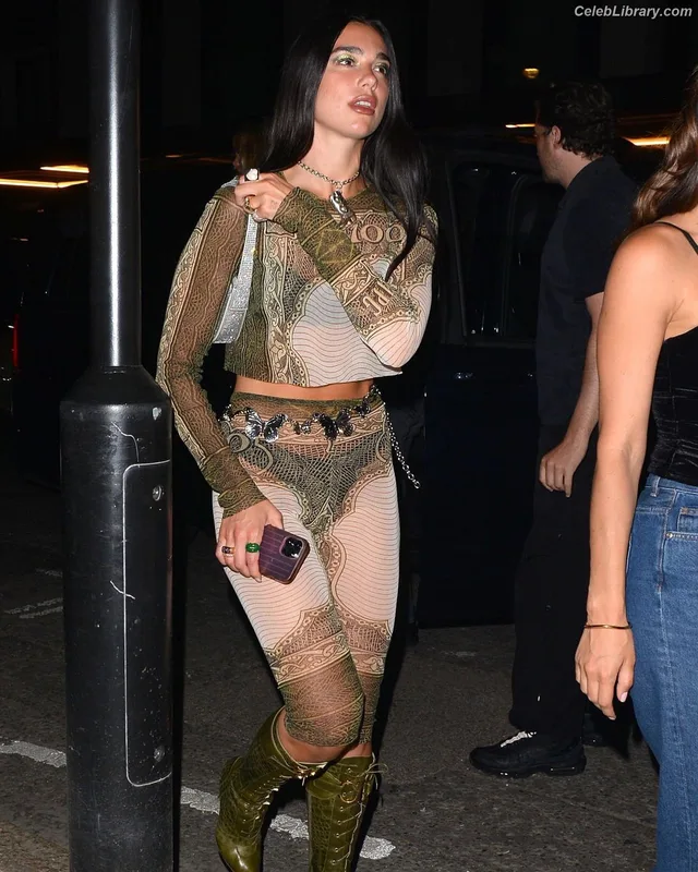 Dua Lipa photo 9 of 7804