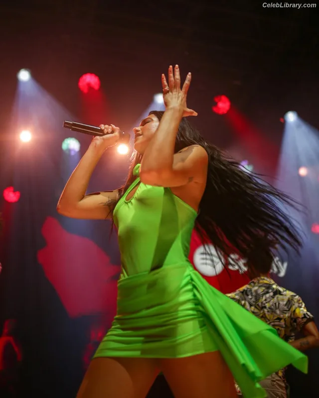 Dua Lipa photo 19 of 7804