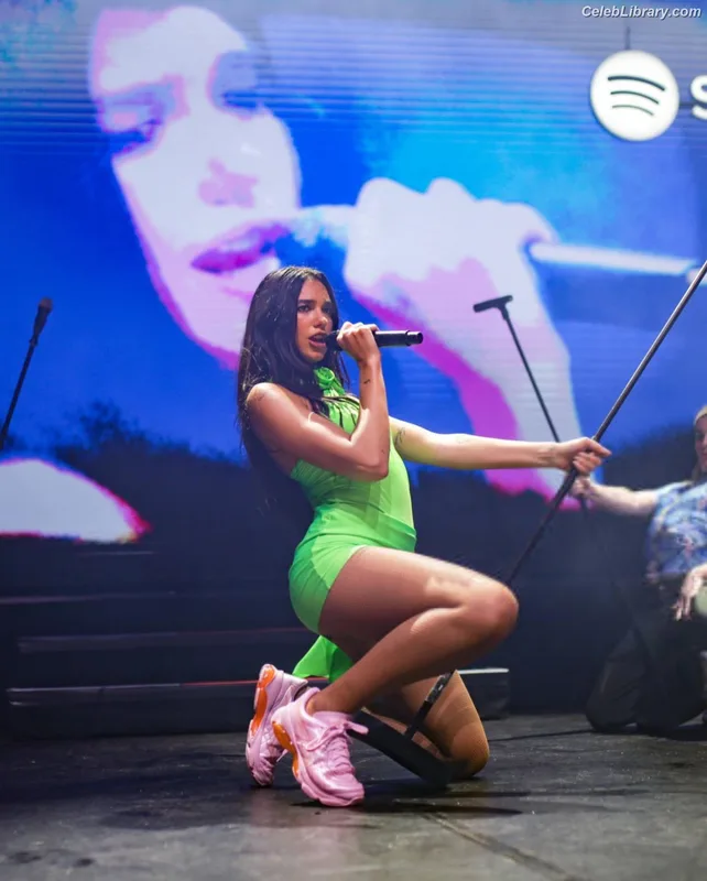 Dua Lipa photo 23 of 7804