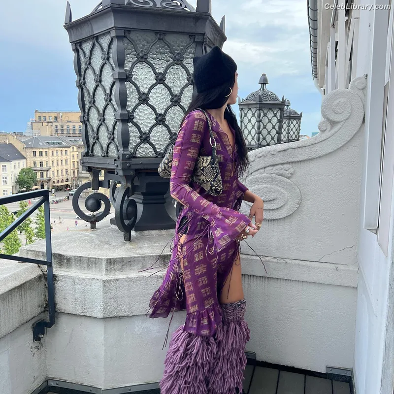 Dua Lipa photo 4 of 7804