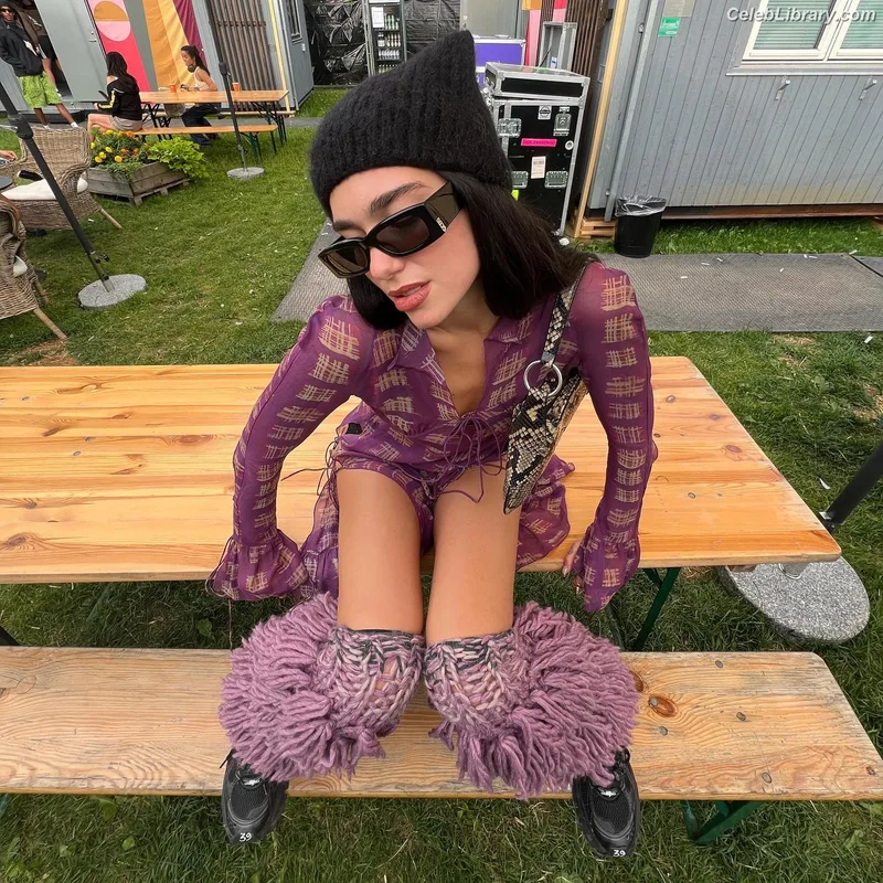 Dua Lipa photo 6 of 7804