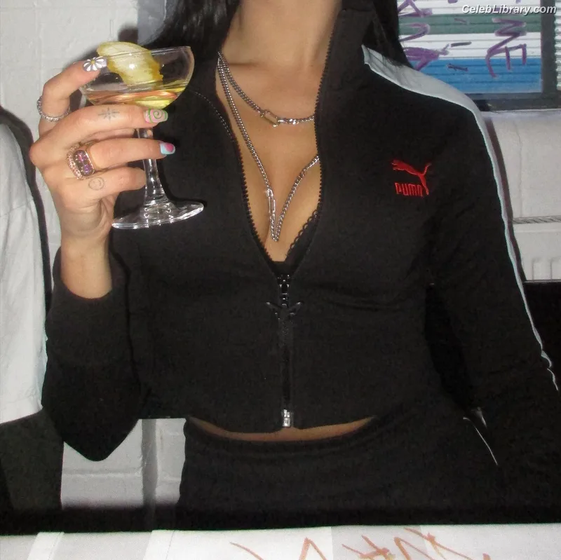 Dua Lipa photo 12 of 7804