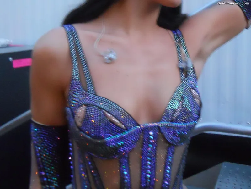 Dua Lipa photo 16 of 7804
