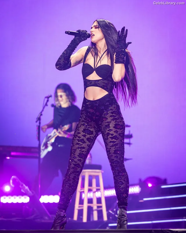 Dua Lipa photo 21 of 7804
