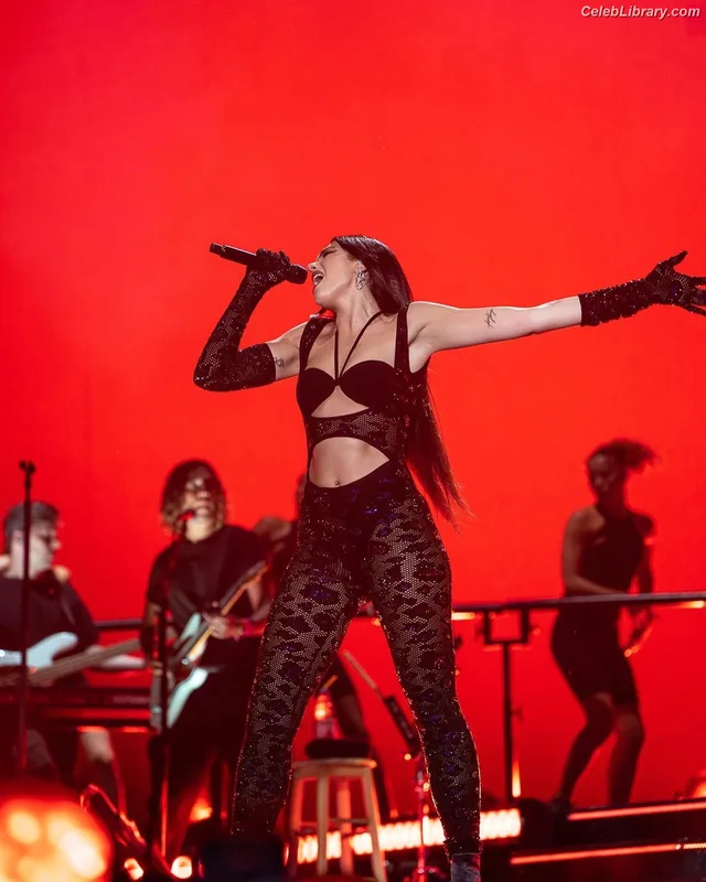Dua Lipa photo 22 of 7804