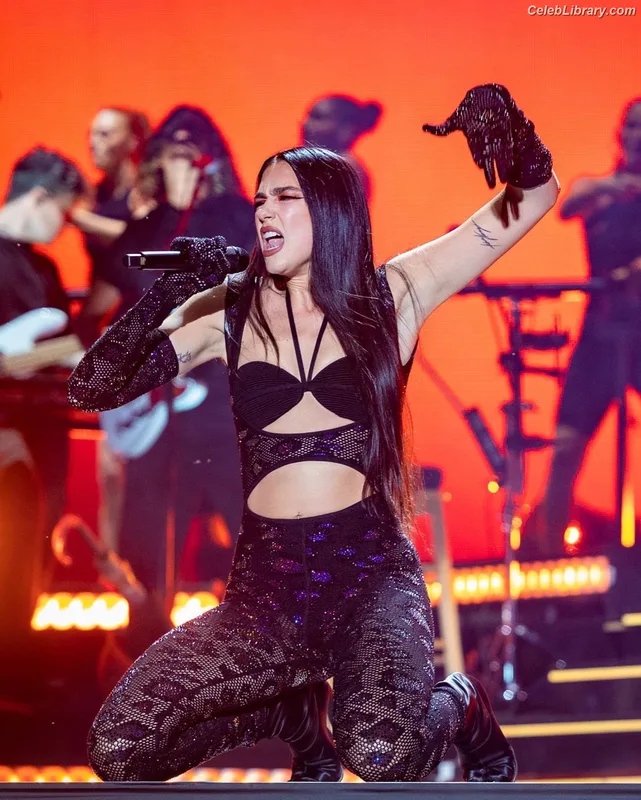 Dua Lipa photo 2 of 7804