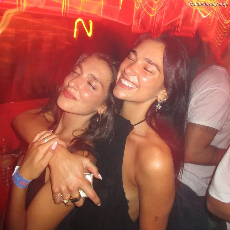 Dua Lipa photo 13 of 7804