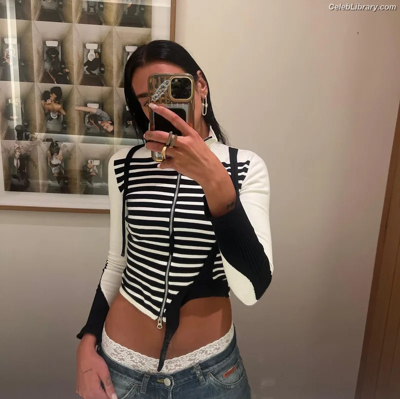 Dua Lipa photo 16 of 7804