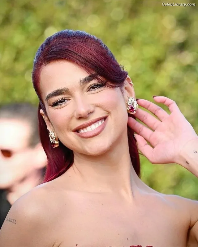 Dua Lipa photo 24 of 7804