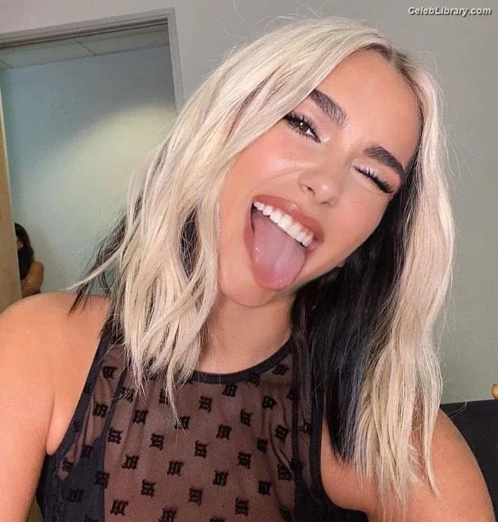 Dua Lipa photo 2 of 7804