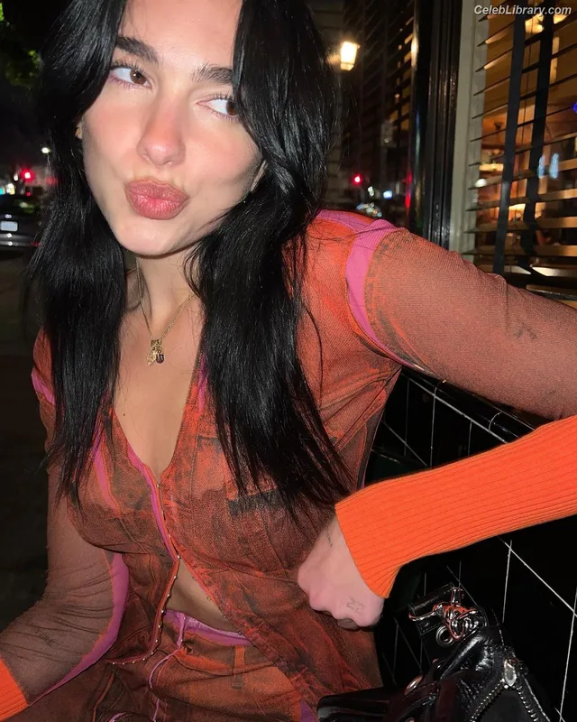 Dua Lipa photo 3 of 7804
