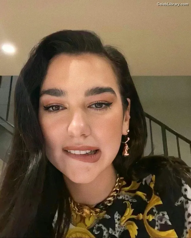 Dua Lipa photo 5 of 7804