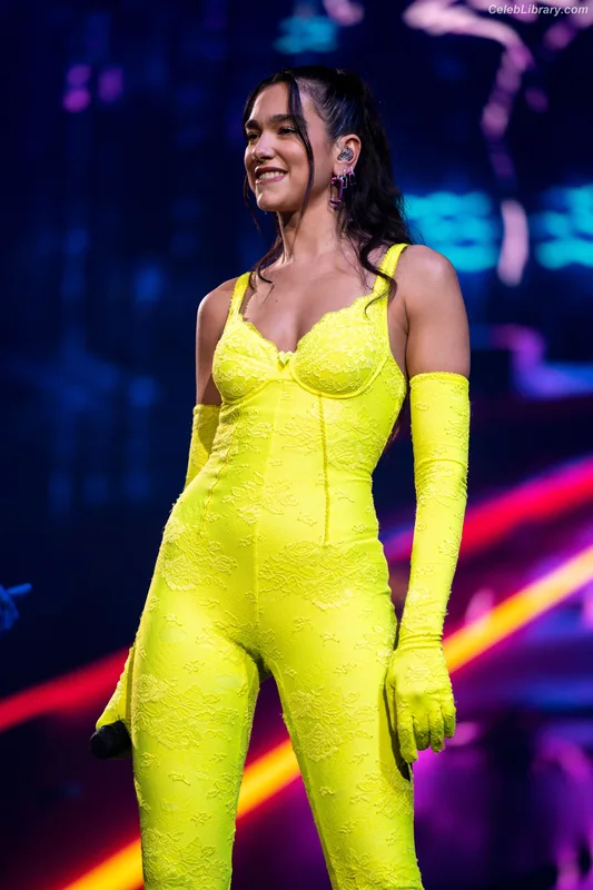 Dua Lipa photo 6 of 7804