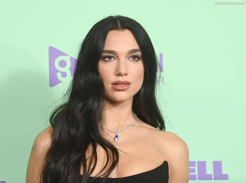 Dua Lipa photo 8 of 7804