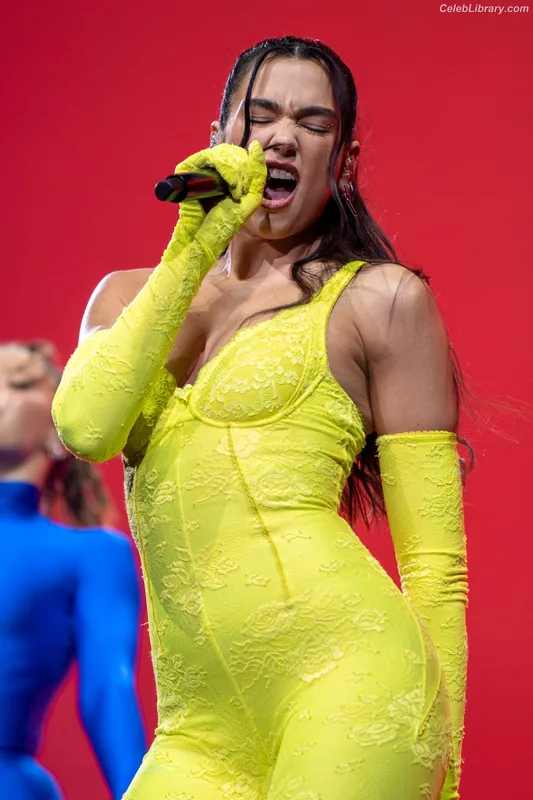 Dua Lipa photo 12 of 7804