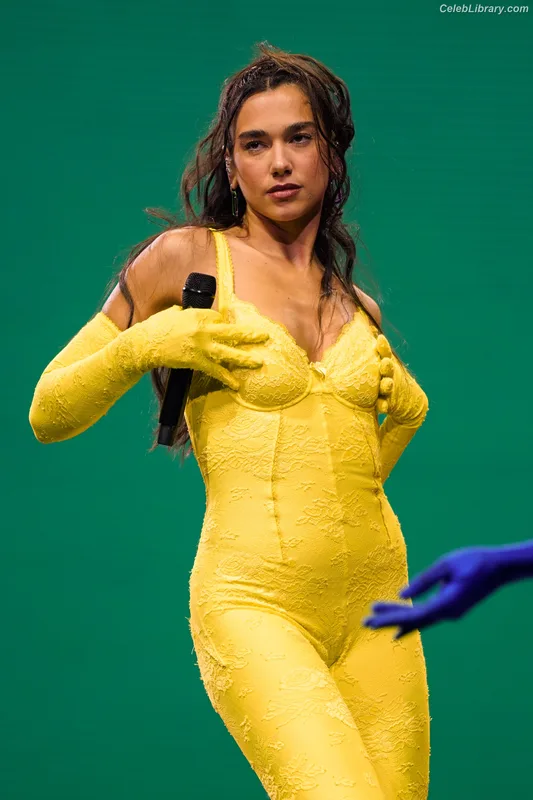 Dua Lipa photo 18 of 7804