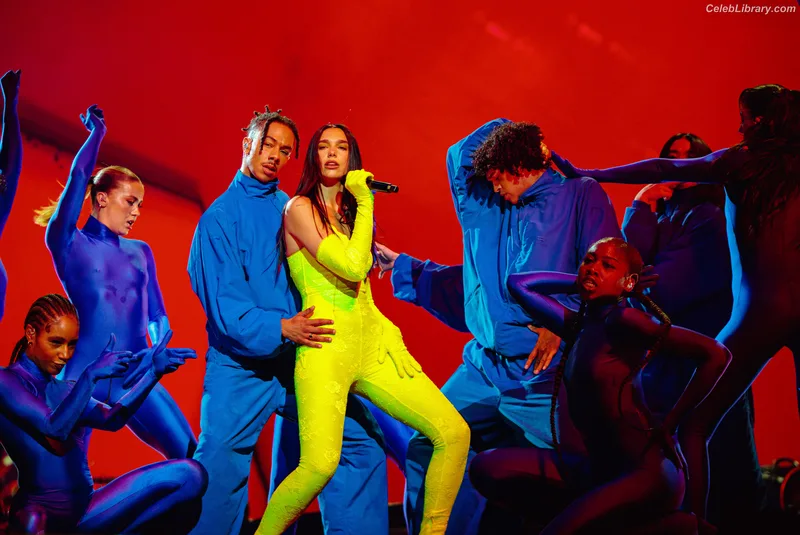 Dua Lipa photo 21 of 7804