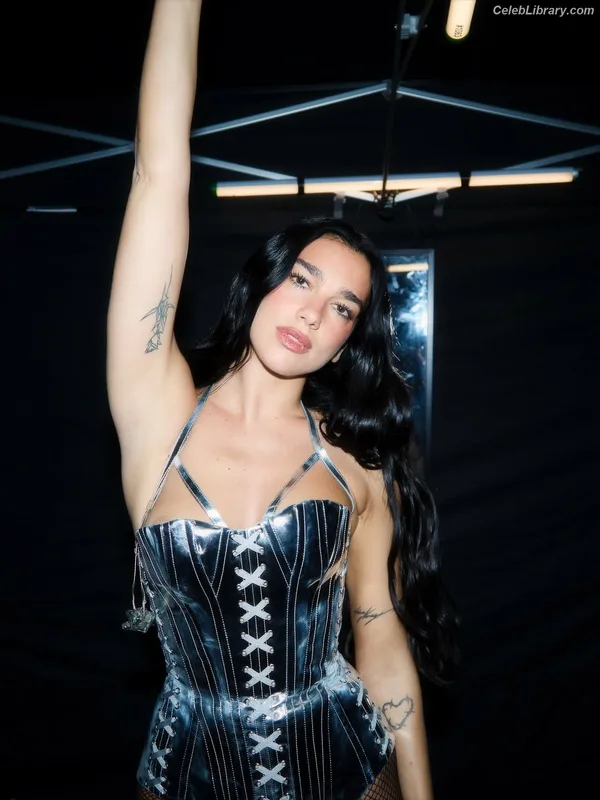 Dua Lipa photo 7 of 7804