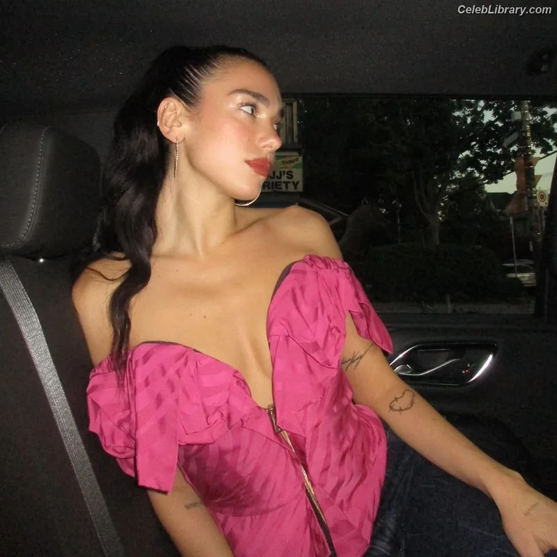 Dua Lipa photo 4 of 7804