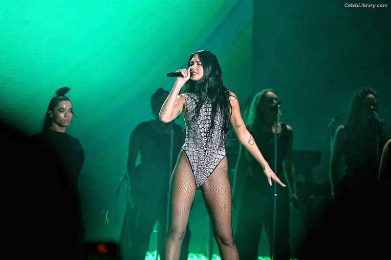 Dua Lipa photo 19 of 7804
