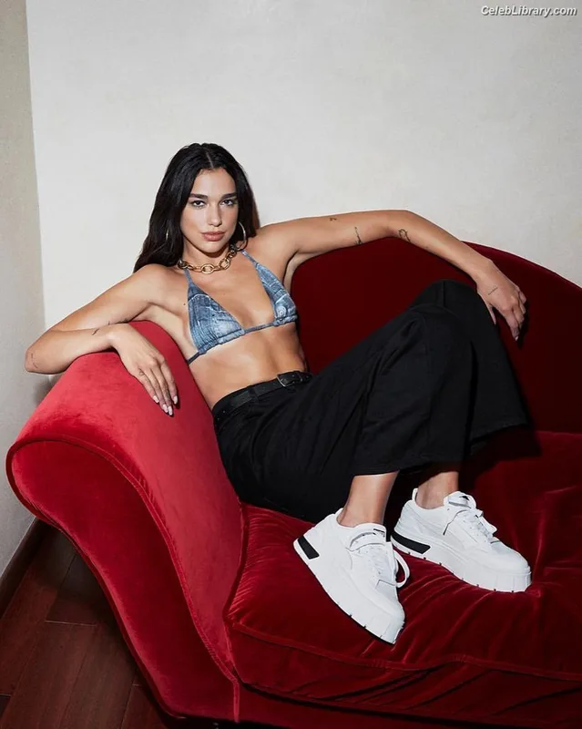 Dua Lipa photo 3 of 7804