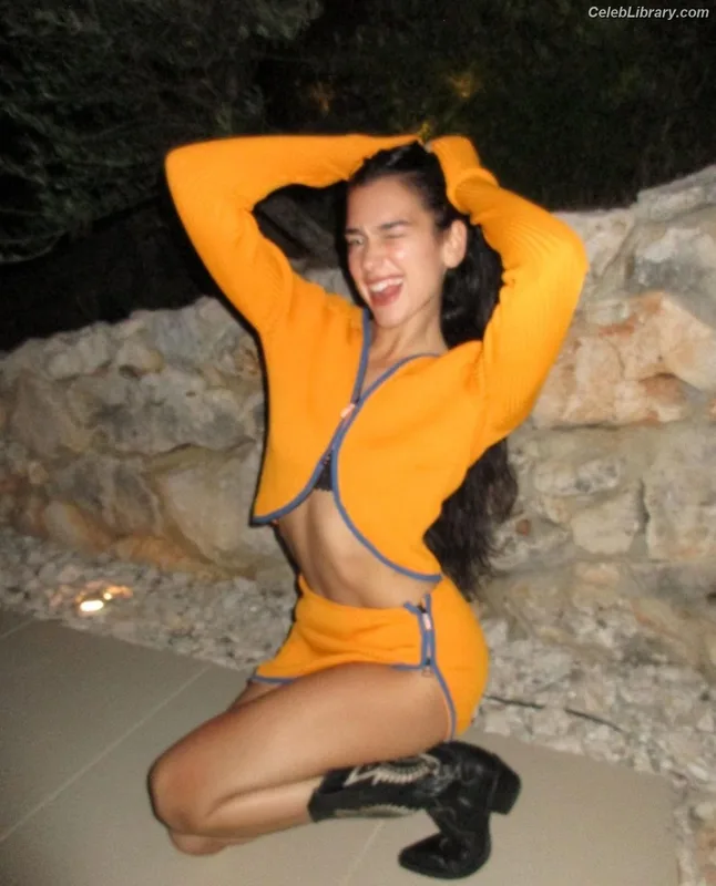 Dua Lipa photo 7 of 7804