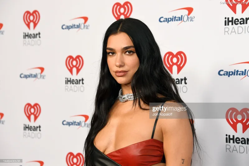 Dua Lipa photo 7 of 7804
