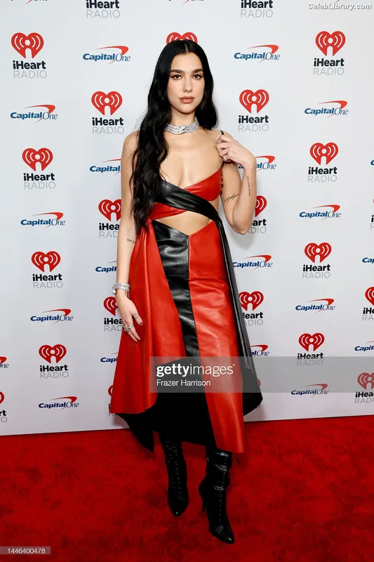 Dua Lipa photo 9 of 7804