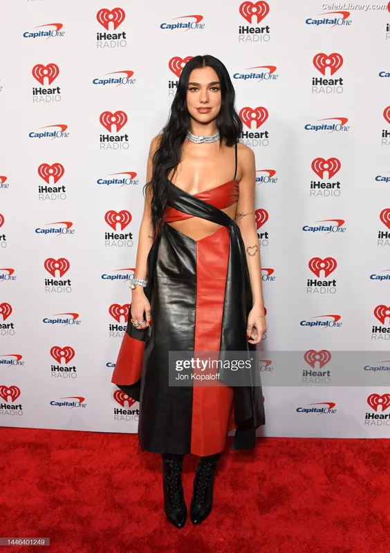 Dua Lipa photo 10 of 7804