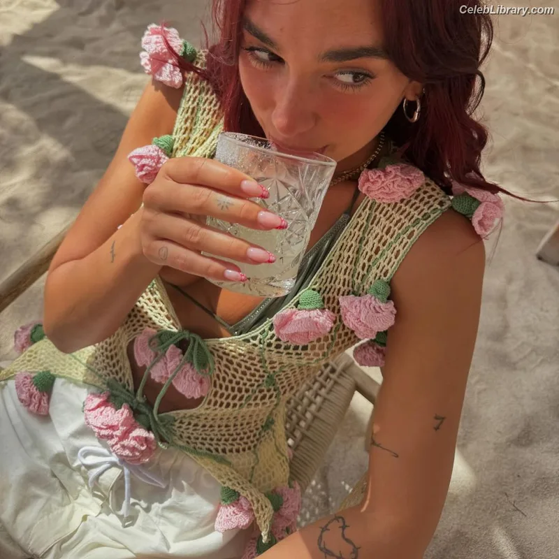Dua Lipa photo 7 of 7804