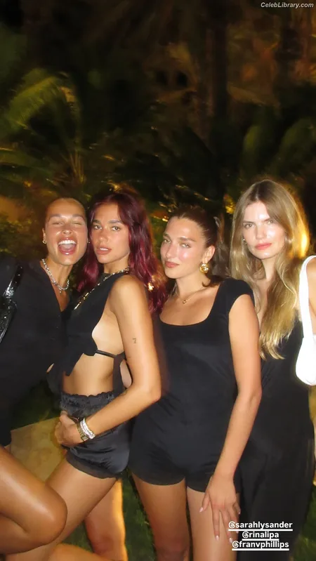 Dua Lipa photo 13 of 7804