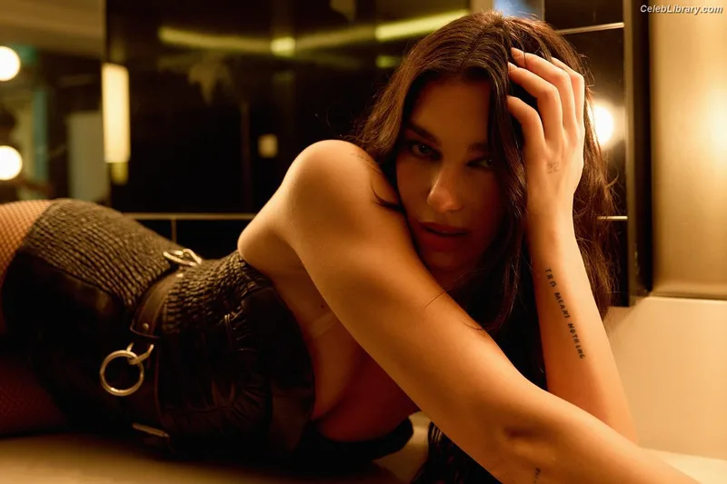 Dua Lipa photo 14 of 7804