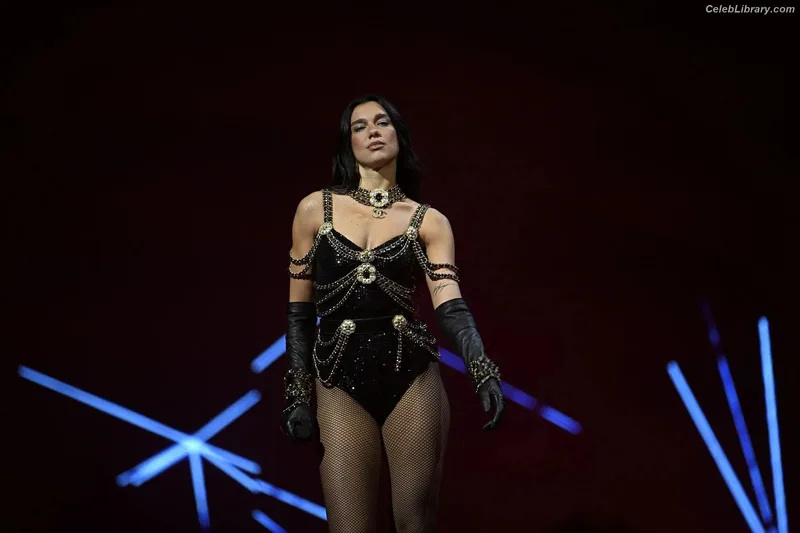 Dua Lipa photo 21 of 7804