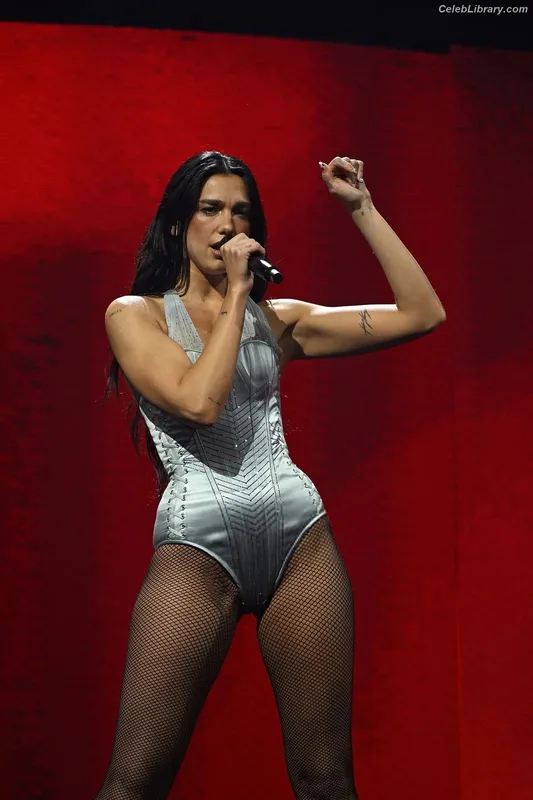 Dua Lipa photo 23 of 7804