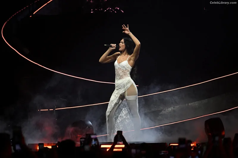 Dua Lipa photo 24 of 7804