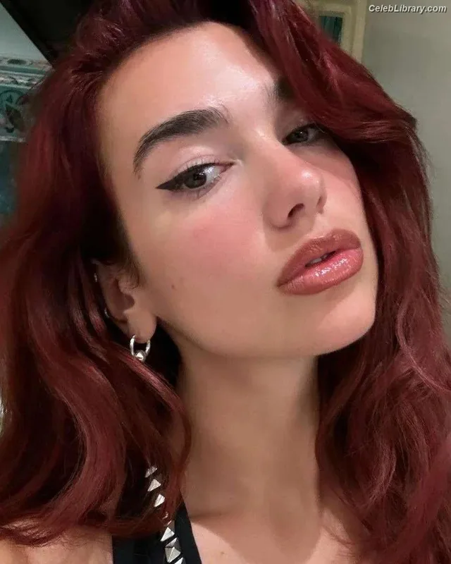 Dua Lipa photo 12 of 7804