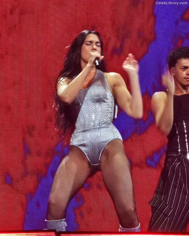 Dua Lipa photo 15 of 7804