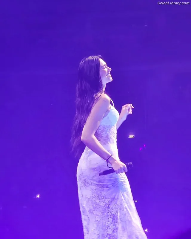 Dua Lipa photo 17 of 7804