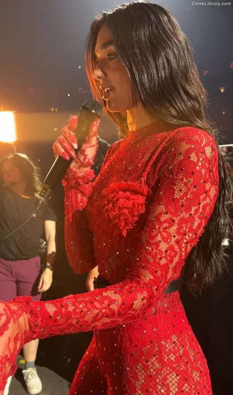 Dua Lipa photo 20 of 7804