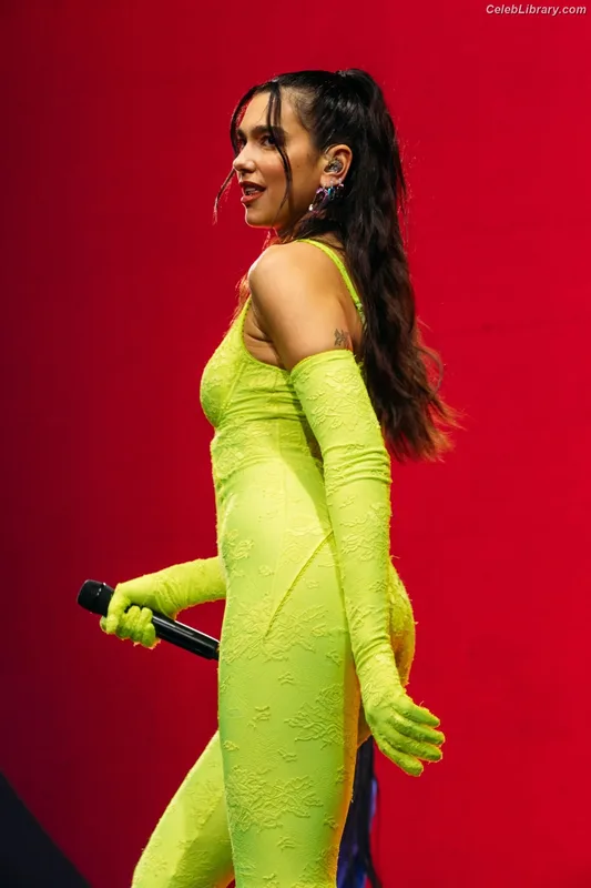 Dua Lipa photo 6 of 7804