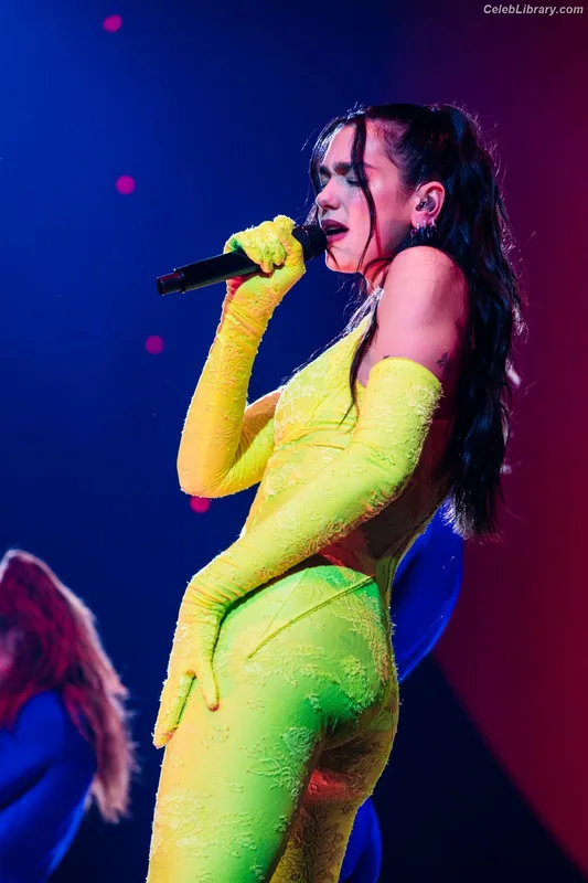 Dua Lipa photo 7 of 7804