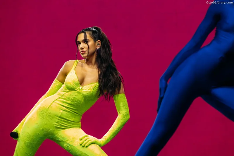 Dua Lipa photo 13 of 7804